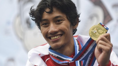 Cabang olahraga balap sepeda menambah medali emas untuk Indonesia di SEA Games 2019 lewat Aiman Cahyadi dari nomor time trial individual putra, Kamis (5/12).
