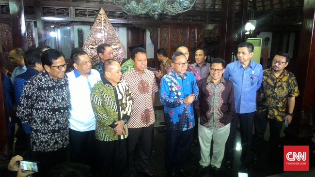 Partai Demokrat, PKB, PPP, dan PAN bertemu lagi hari ini pukul 12.00 WIB untuk finalisasi calon kuat yang bisa melawan Ahok Djarot di Pilkada DKI Jakarta.