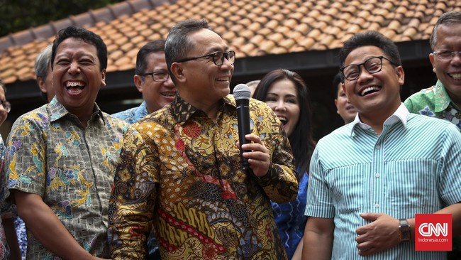 Ketum PAN Zulkifli Hasan melontarkan candaan 'cawapres' ke Ketum PKB Muhaimin Iskandar dalam acara Halaqah Muhammadiyah yang dihadiri sejumlah petinggi parpol.