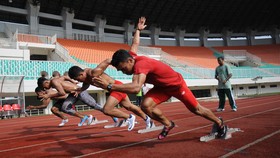 Yaspi Boby Raih Emas Lari 100 Meter PON Jabar