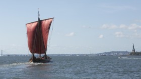 img-title Arkeolog Temukan Dua 'Kuburan' Kapal Viking di Swedia