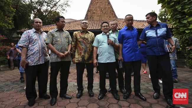 Poros Cikeas akan mengumumkan nama yang akan diusung dalam Pilkada DKI 2017 pada malam ini.