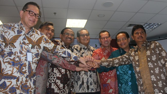 Sebanyak 17 Unit Usaha Syariah (UUS) yang menjadi anggota Asosiasi Bank Daerah atau Asbanda bakal berpartisipasi dalam sindikasi pembiayaan tersebut.