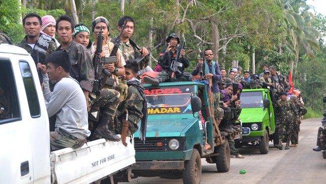 Tokoh Abu Sayyaf tewas dalam baku tembak di Filipina hingga kandidat pro-demokrasi unggul dalam Pemilu Hong Kong meramaikan berita internasional, Senin (25/11).