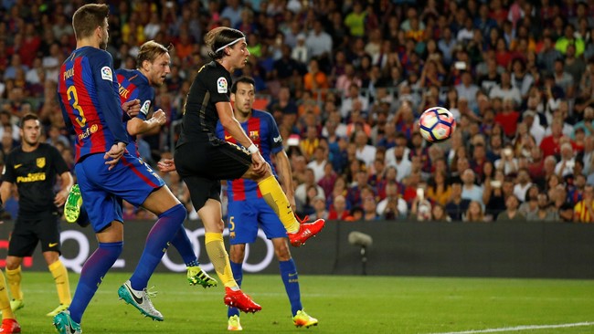 Barcelona hanya mampu bermain imbang 1-1 saat menjamu Atletico Madrid di Camp Nou pada lanjutan La Liga. Cedera Lionel Messi mewarnai pertandingan ini.