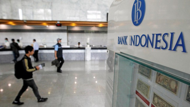 Pilkada DKI Jakarta yang diwarnai aksi unjuk rasa beresiko menurunkan ekonomi Jakarta. Berbeda dengan pilkada daerah lain yang berkontribusi positif.