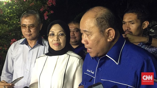 Pengalaman Sylviana Murni di birokrasi Pemprov DKI sejak tahun 1985 dan jaringan yang dia miliki, dianggap mampu mengimbangi popularitas Ahok-Djarot.