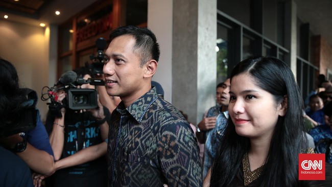 Agus Yudhoyono mengajukan pengunduran diri dari militer sebagai syarat mendaftarkan diri dalam Pilkada DKI Jakarta.
