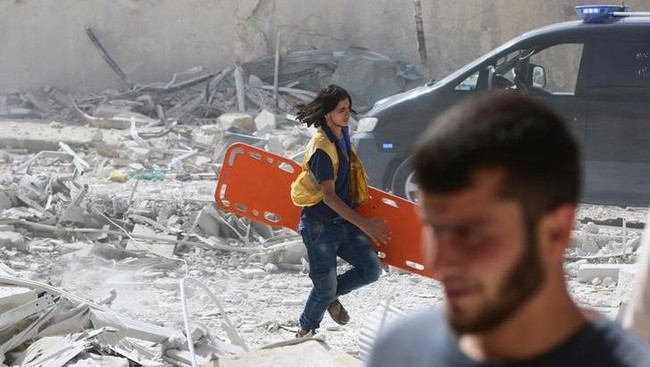 Selang beberapa hari setelah gencatan senjata berakhir, Aleppo kembali digempur habis-habisan lewat serangan udara.