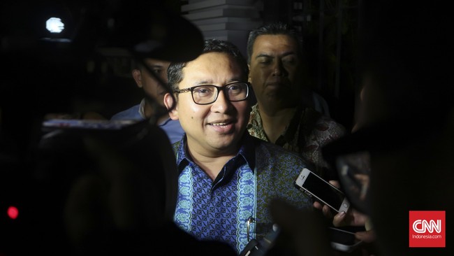 Fadli Zon Resmi Jadi Plt Ketua DPR Gantikan Setnov Ini kesempatan kedua Fadli Zon menjadi Plt Ketua DPR setelah Desember 2015, di mana dia menggantikan Setnov yang mundur karena tersangkut