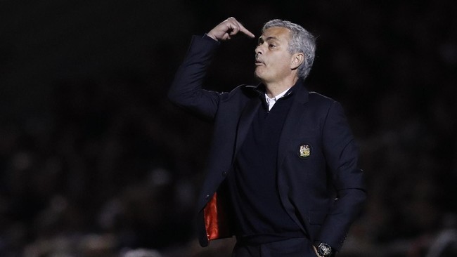 Komentar singkat Jose Mourinho soal wasit yang akan memimpin laga Liverpool versus MU membuat sang manajer kini berpotensi terkena masalah besar.