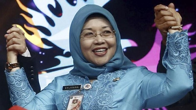 Sylviana Murni menemui Gubernur DKI Jakarta Basuki Tjahaja Purnama alias Ahok untuk izin undur diri dari jabatan.