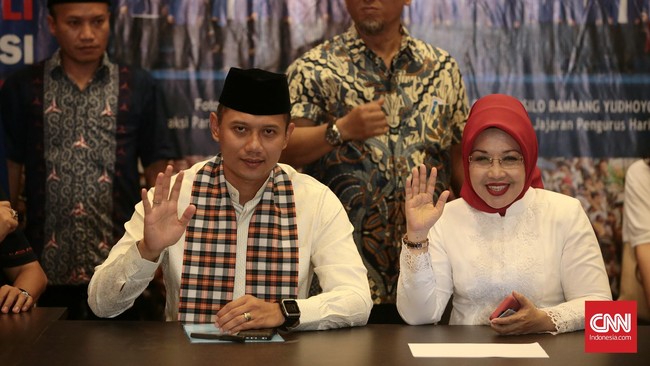 Poros Ciekas mulai mensosialisasikan sosok Agus-Sylviana. Dialog dengan rakyat selain pemberitaan media juga akan intensif dilakukan.