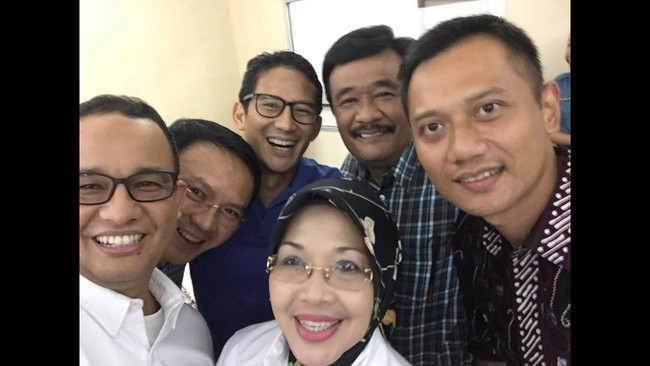 Bawaslu DKI meminta masyarakat hormati asas jujur, adil, dan demokratis dalam pilkada, seiring penetapan Ahok menjadi tersangka pada kasus penodaan agama.