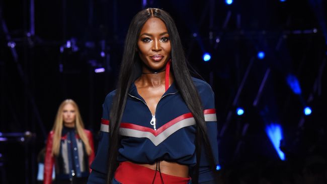 Desainer Daniel Lee dari label mode Bottega Veneta boyong empat penghargaan dalam ajang British Fashion Awards 2019.
