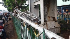 Ahok Curigai Ada Mafia Iklan Jembatan Penyeberangan