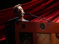 Cerita di Balik Pantai dalam Lagu 'Yellow' Coldplay