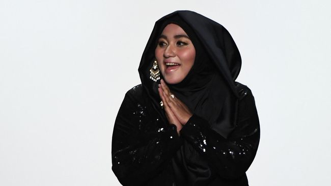 Busana yang dipamerkan di New York Fashion Week ternyata menarik perhatian pebisnis mancanegara, mulai dari London, New York, hingga Istanbul.