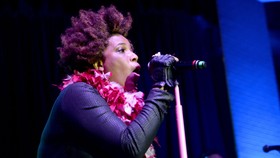 Macy Gray Pernah Diejek Karena Suara Uniknya