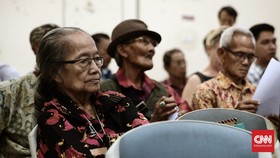 Lelah Dicap Bangkit, Korban '65 Ingin Temui Jokowi