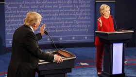Debat Capres AS, Dari Ekonomi, ISIS Hingga Tampang Clinton
