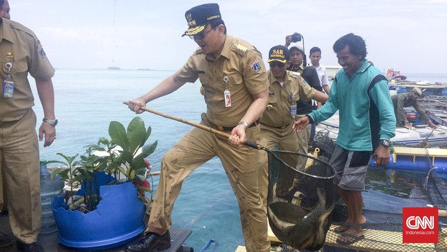 Penundaan deklarasi yang sedianya digelar Senin (17/10) dilakukan lantaran Basuki Tjahaja Purnama atau Ahok sedang mengikuti agenda lain.