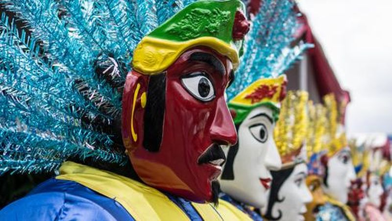 Indonesia memiliki cara tersendiri untuk mengenalkan keindahan budayanya kepada wisatawan mancanegara