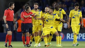 Foto-foto Terbaik Sengitnya Laga Liga Champions