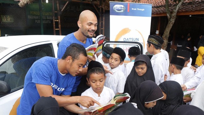 Punggawa Persib yang diboyong Datsun ke Purwakarta diharapkan menjadi salah satu cara ampuh memperkenalkan merek Datsun sekaligus menyemangati anak-anak.