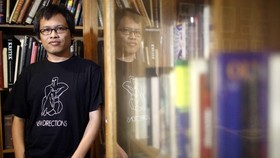 Eka Kurniawan Memenangi 'Emerging Voices 2016' di New York