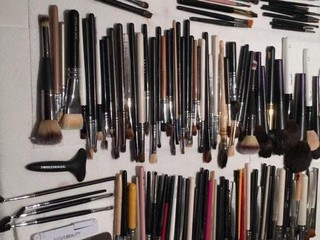 Tanda-Tanda Kuas Makeup Kamu Wajib Diganti, Ini Rekomendasinya
