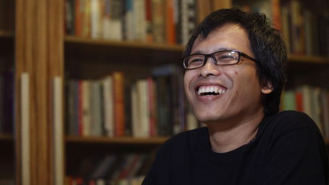 Menyingkirkan 213 orang, penulis Eka Kurniawan menjadi salah satu dari 85 orang yang diundang ke Belanda untuk menerima penghargaan Prince Claus Awards.