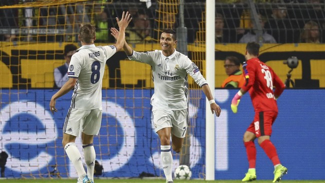 Zinedine Zidane menegaskan Real Madrid dan Legia Warszawa berada pada level yang sama dan Los Blancos harus berjuang keras untuk memenangkan laga.