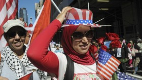 Warna-warni Parade Muslim di New York Menentang Islamofobia