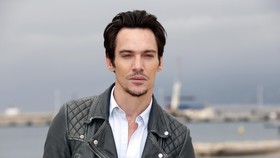 Mabuk saat Mengemudi, Aktor Jonathan Rhys Meyers Kecelakaan