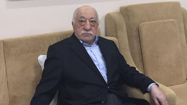 Trump Bantah Berencana Mengekstradisi Fethullah Gulen