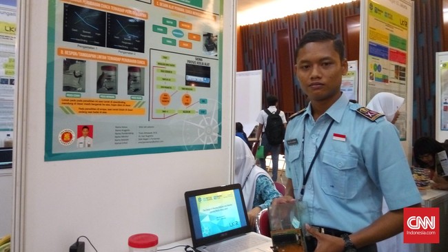 Dengan memanfaatkan lintah, Widi Jati Laksono murid SMAN 1 Purworejo membuat sebuah alat pendeteksi cuaca.