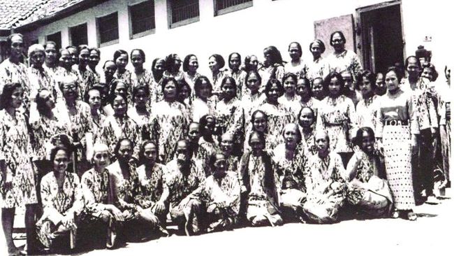Kisah Getir Aktivis Gerwani dan Sidang Subversif Satu Oktober 1965, Sulami dicegat. Ia dikabari: jenderal-jenderal Angkatan Darat dibunuh. Gerwani dituding menyileti mereka. Hidup Sulami sontak jungkir balik.