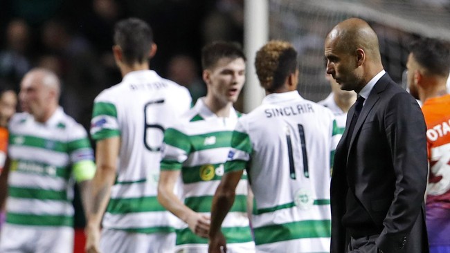 Manajer Manchester City Pep Guardiola kecewa dengan tiga kali kebobolan di awal babak pertama dan kedua. Timnya pun ditahan tuan rumah Celtic.
