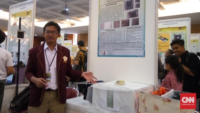 Besok baju mau dipakai, tapi masih basah? Aduh merepotkan ya, bagaimana caranya biar cepat kering? Coba inovasi dari siswa SMA Asisi Jakarta ini.