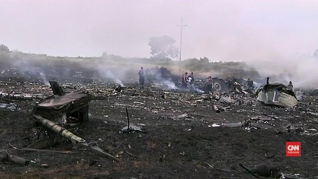 Hakim yang mengadili tersangka jatuhnya pesawat Malaysia Airlines MH17 pada 2014 lalu mengunjungi bangkai pesawat itu pada Rabu (26/5).