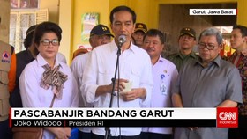 Presiden Joko Widodo Tinjau Penanganan Banjir Garut