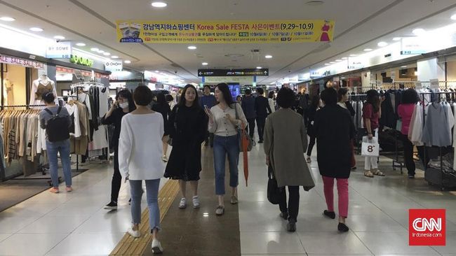 Lain ladang lain belalang, oleh karena itu wisatawan harus tetap menjaga kesopanan selama berwisata. Begitu juga saat berada di Korea Selatan.