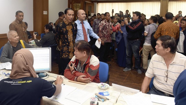 Selain karena Presiden Jokowi terjun langsung ke masyarakat untuk mempromosikan tax amnesty, kerja keras Ditjen Pajak juga mendapat apresiasi.