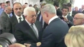 Abbas dan Netanyahu Jabat Tangan di Pemakaman Peres