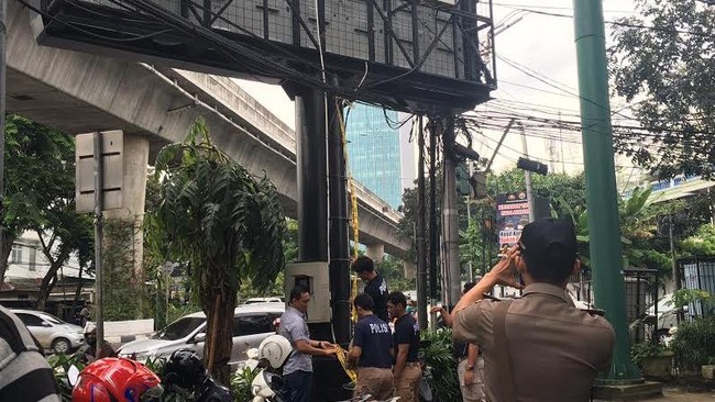 Direktur Reskrimsus Polda Metro Jaya Komisaris Besar Fadil Imran, mengatakan, pelaku bisa dijerat dengan Pasal 282 KUHP, UU ITE, dan UU Pornografi.