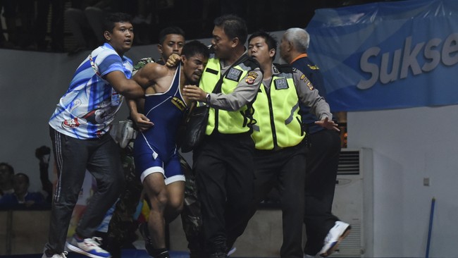 Salah satu kritik yang sering dilontarkan terhadap penyelenggaraan PON XIX adalah soal sportivitas dan minimnya fairplay dari atlet dan pelaku olahraga lain.