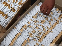 Menimbang Dampak Ekonomi Kenaikan Cukai Rokok Tahun Depan