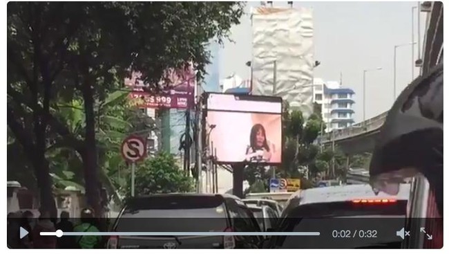 Ahok menyatakan izin videotron di Jalan Iskandarsyah itu sudah tak berlaku sejak tahun 2010, namun pajak diterima hingga 29 Oktober nanti.