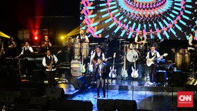 Tanda Mata Glenn Fredly untuk Ruth Sahanaya